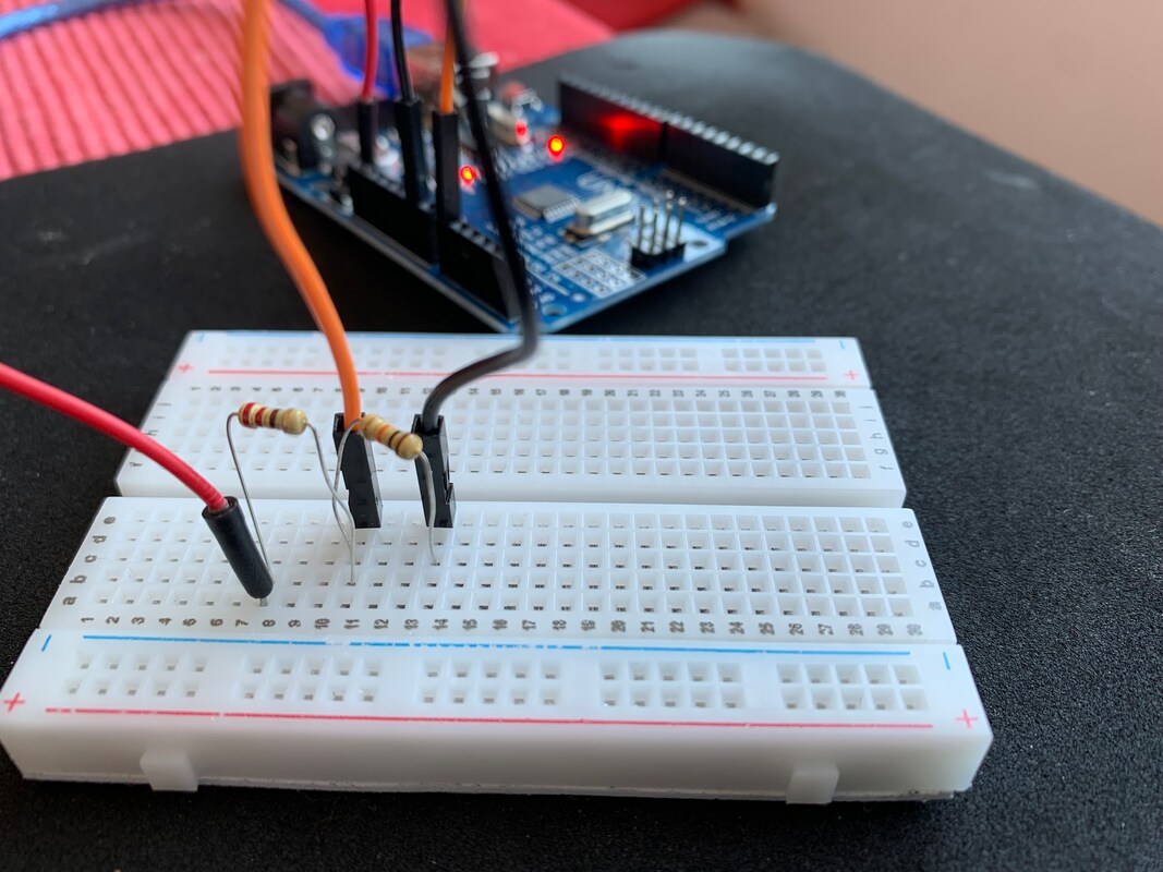 Using Ohm's Law to measure an unknown resistance-How to connect the wires